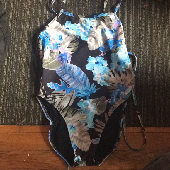 Jolyn Clothing Other - Jolyn printed tie back bathing suit size 30